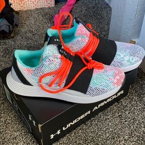 Under armour size 6.5